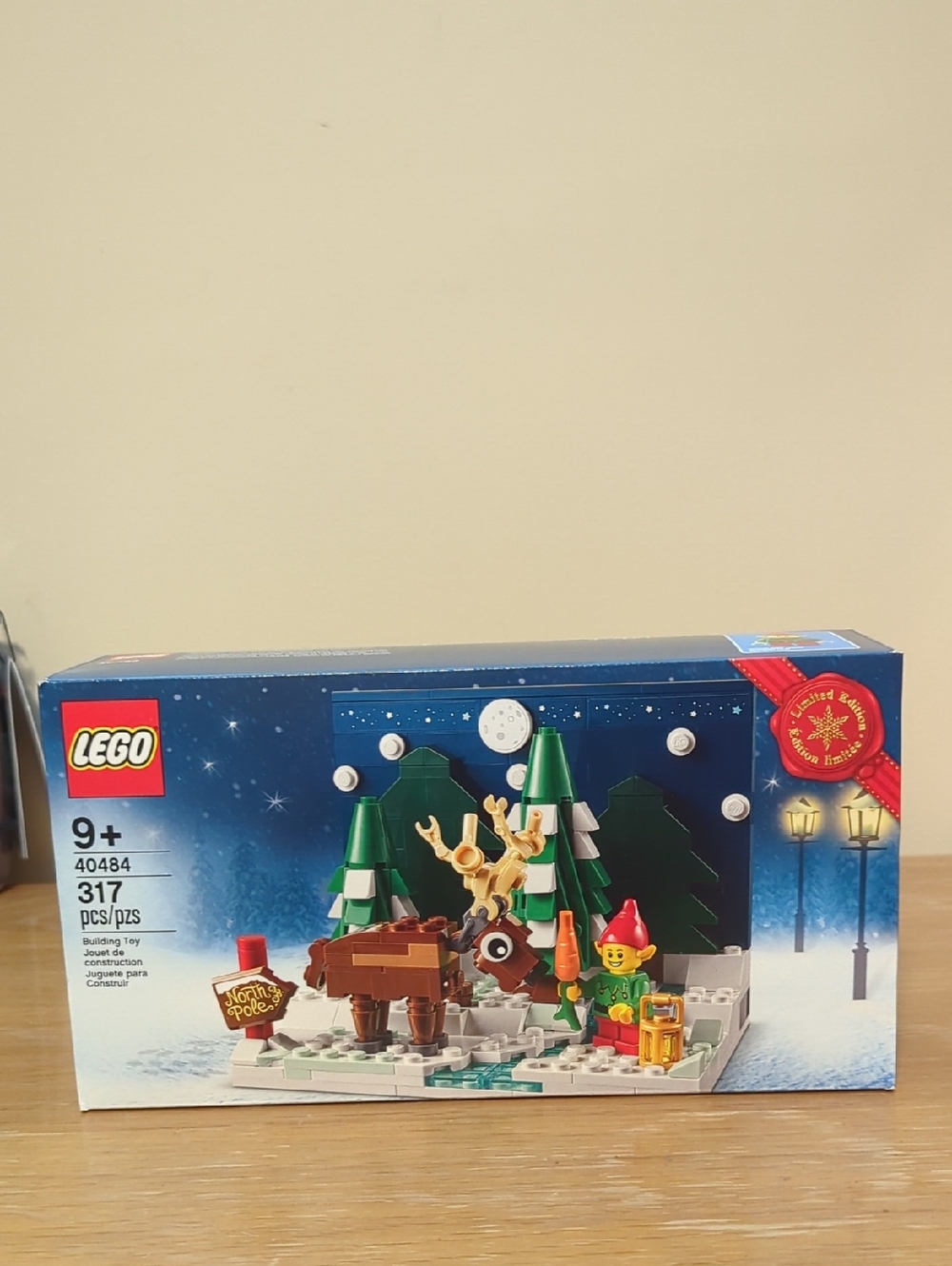 LEGO Holiday Reindeer and Elf Diorama in Green, White, Brown